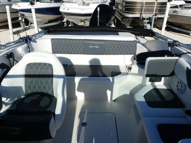 Slide: The Image of Sea Ray SPX 190 Outboard 2017 - 9