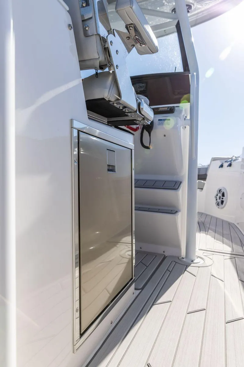 Slide: The Image of Solara S-250 CW 2023 - 50