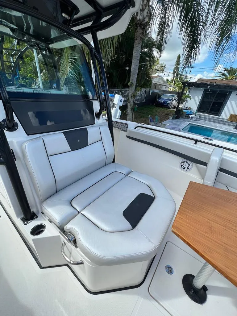 Slide: The Image of Bow Lounger - 23