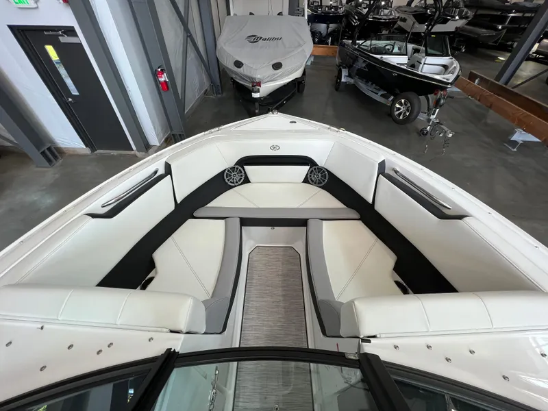 Slide: The Image of Cobalt CS23 Surf 2023 - 16