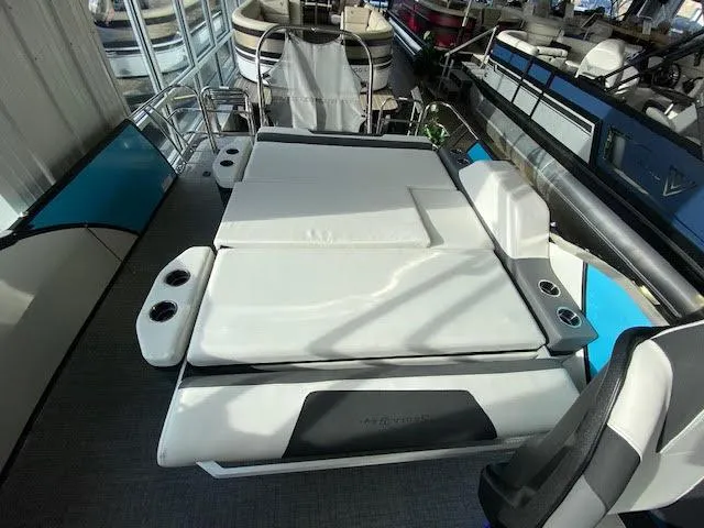 Slide: The Image of South Bay 523ULE ULTIMATE ENTERTAINER! 2023 - 11