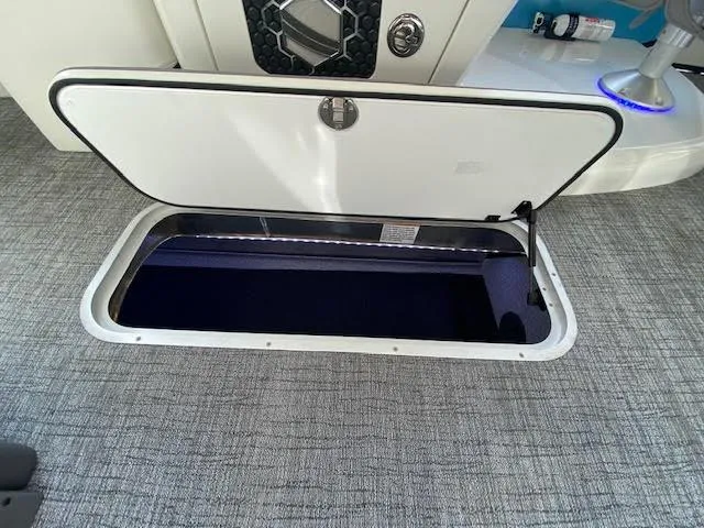 Slide: The Image of South Bay 523ULE ULTIMATE ENTERTAINER! 2023 - 16