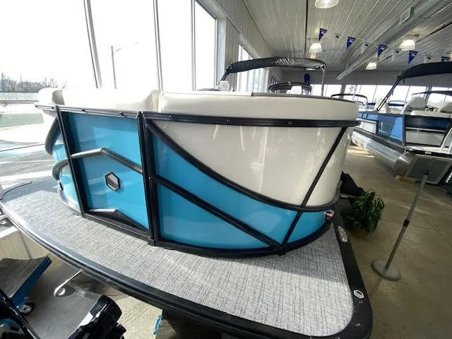 Slide: The Image of South Bay 523ULE ULTIMATE ENTERTAINER! 2023 - 2