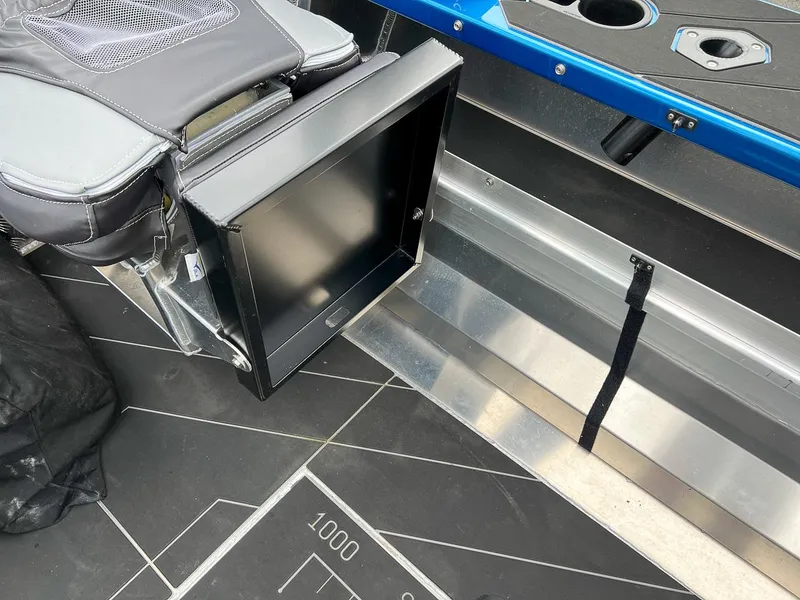 Slide: The Image of Stabi-Craft 1550 Fisher 2026 - 14