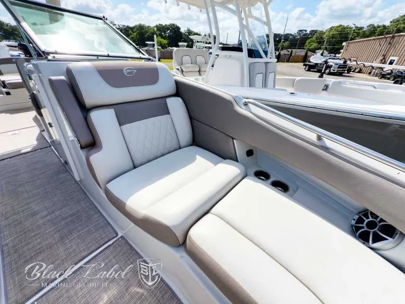 Slide: The Image of Crownline Boats E305 XS 2021 - 12