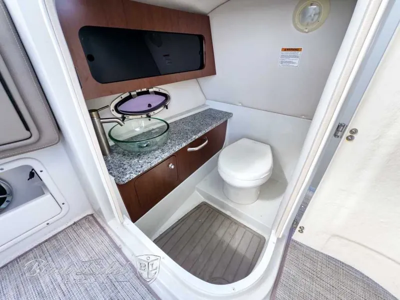 Slide: The Image of Crownline Boats E305 XS 2021 - 16