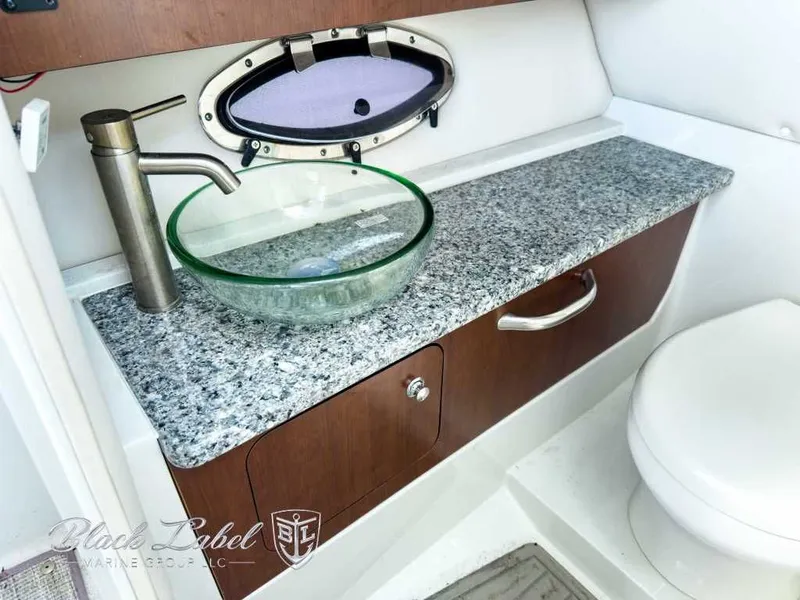 Slide: The Image of Crownline Boats E305 XS 2021 - 17