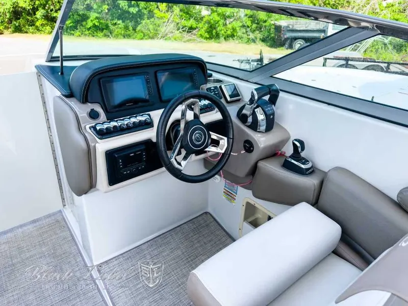 Slide: The Image of Crownline Boats E305 XS 2021 - 23