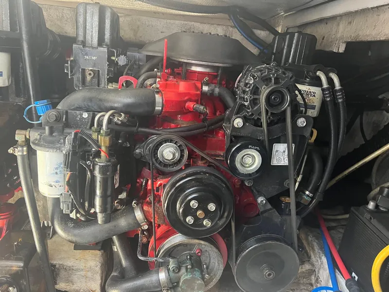 Slide: The Image of 2007 Monterey 290 Cruiser engine compartment with visible components. - 7