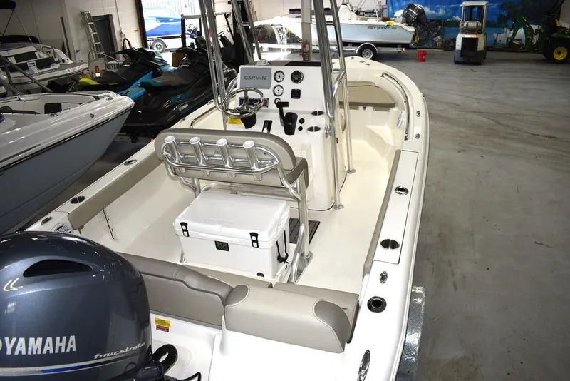 Slide: The Image of Key West Boats 189 FS w/ T-Top 2024 - 18