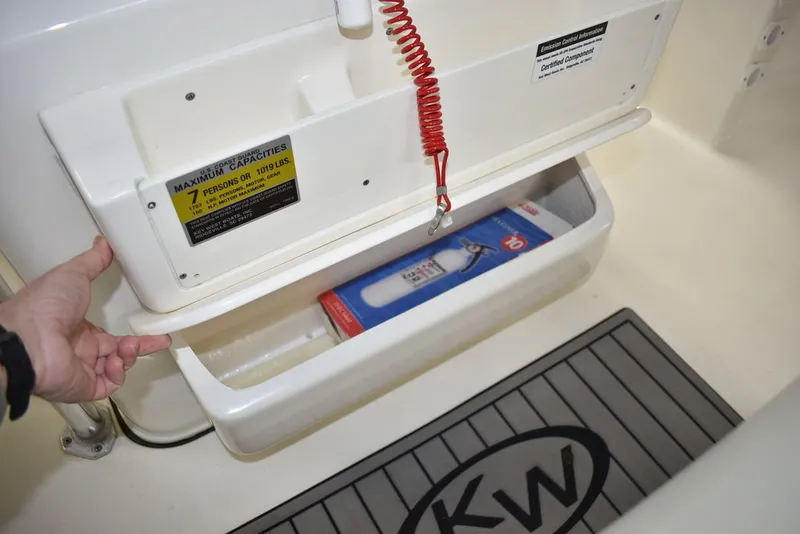 Slide: The Image of Key West Boats 189 FS w/ T-Top 2024 - 28