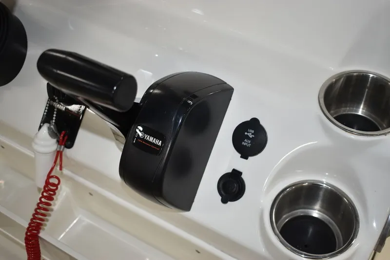 Slide: The Image of Key West Boats 189 FS w/ T-Top 2024 - 33