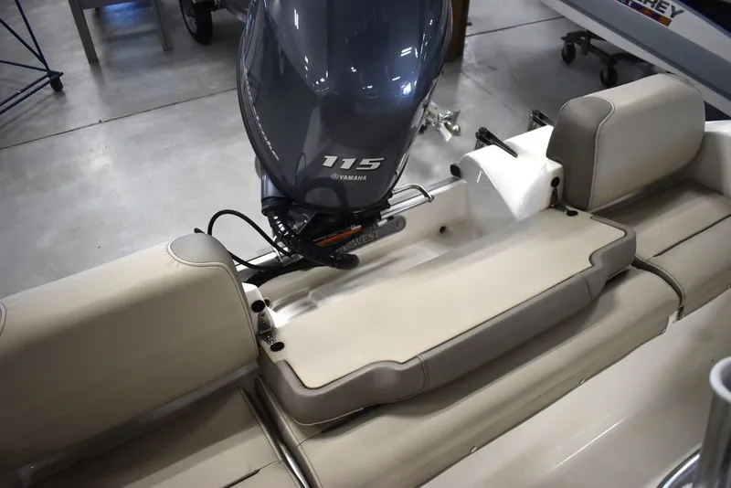 Slide: The Image of Key West Boats 189 FS w/ T-Top 2024 - 38