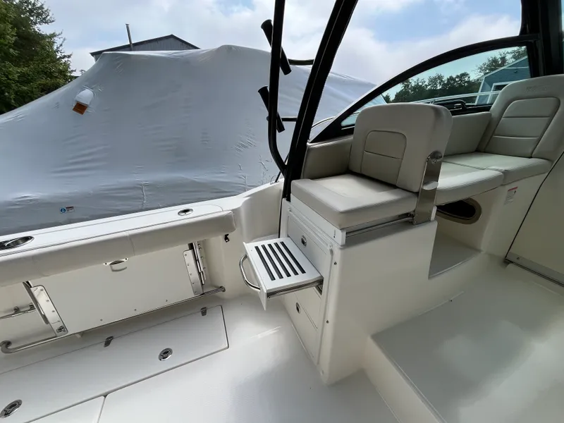 Slide: The Image of Boston Whaler 285 Conquest 2027 - 8