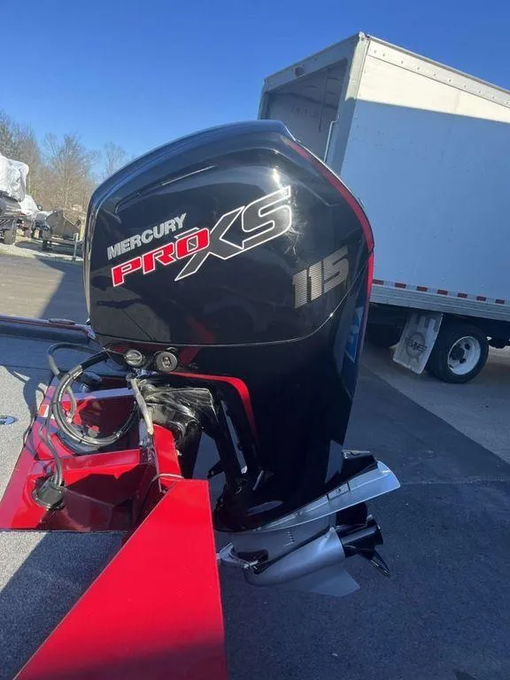 Slide: The Image of 2023 Tracker Pro Team™ 190 TX with Mercury Pro XS 115 outboard motor. - 7