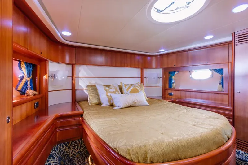 Slide: The Image of MASTER STATEROOM - 7