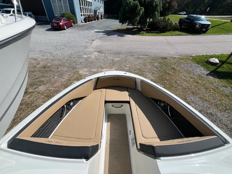 Slide: The Image of Sea Ray SPX 210 Outboard 2027 - 10