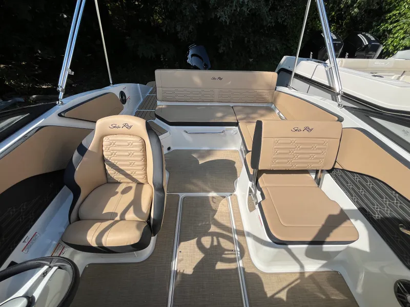 Slide: The Image of Sea Ray SPX 210 Outboard 2027 - 6