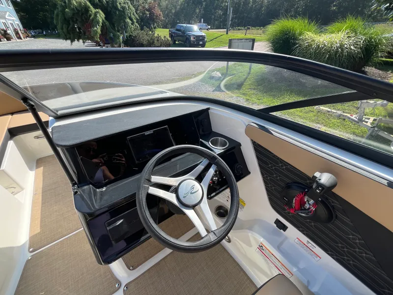 Slide: The Image of Sea Ray SPX 210 Outboard 2027 - 7