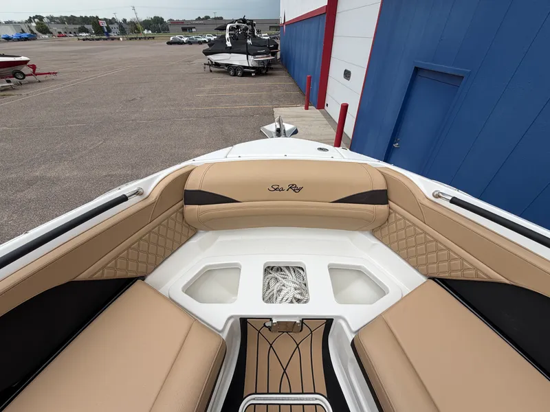 Slide: The Image of Sea Ray SLX 280 2027 - 34