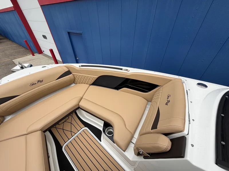 Slide: The Image of Sea Ray SLX 280 2027 - 32