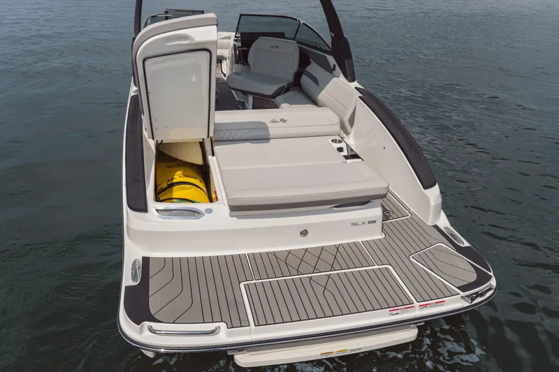 Slide: The Image of Sea Ray SLX 280 2027 - 14