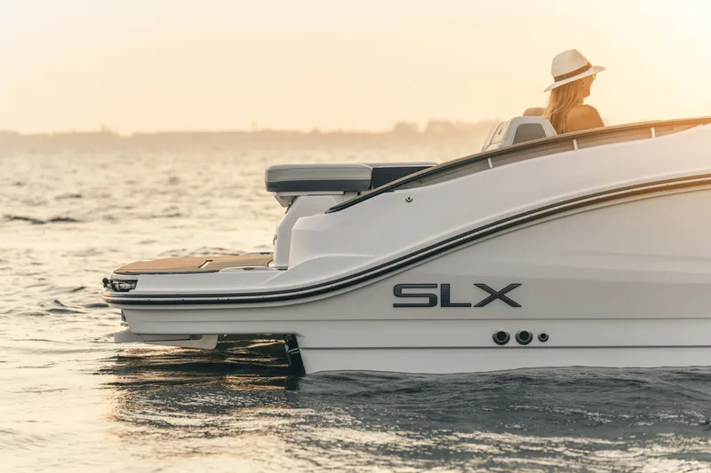 Slide: The Image of Sea Ray SLX 280 2027 - 26