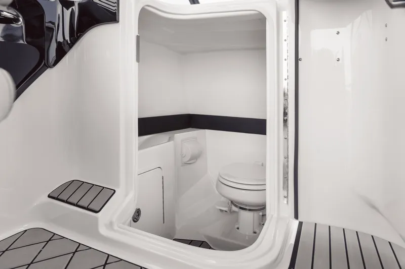 Slide: The Image of Sea Ray SLX 280 2027 - 8