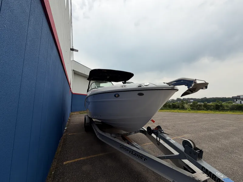 Slide: The Image of Sea Ray SLX 280 2027 - 2
