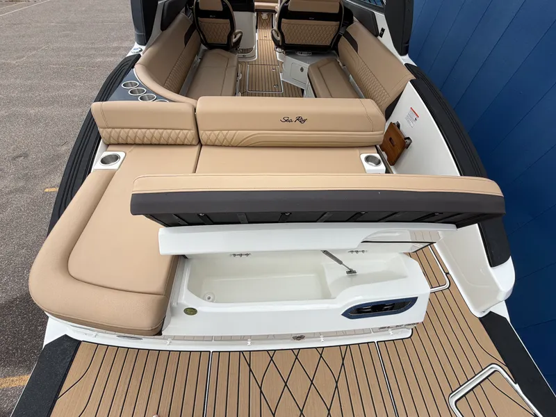 Slide: The Image of Sea Ray SLX 280 2027 - 10