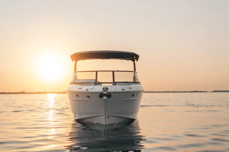 Slide: The Image of Sea Ray SLX 280 2027 - 40
