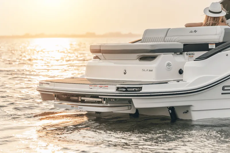 Slide: The Image of Sea Ray SLX 280 2027 - 48