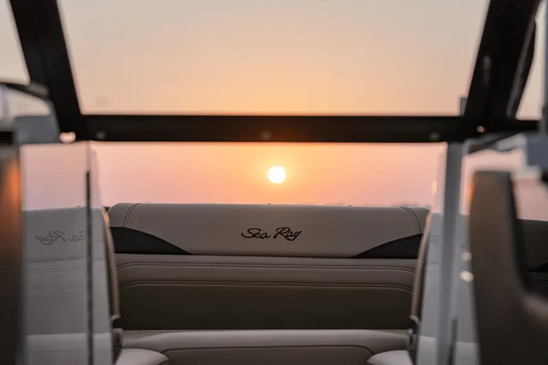 Slide: The Image of Sea Ray SLX 280 2027 - 21