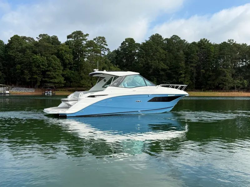 Slide: The Image of Sea Ray 320 SUNDANCER 2024 - 3