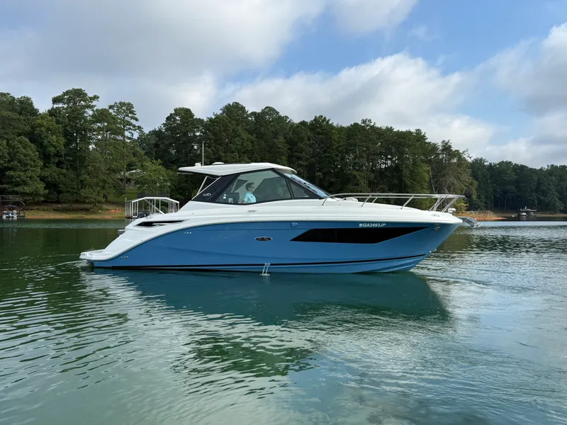 Slide: The Image of Sea Ray 320 SUNDANCER 2024 - 2