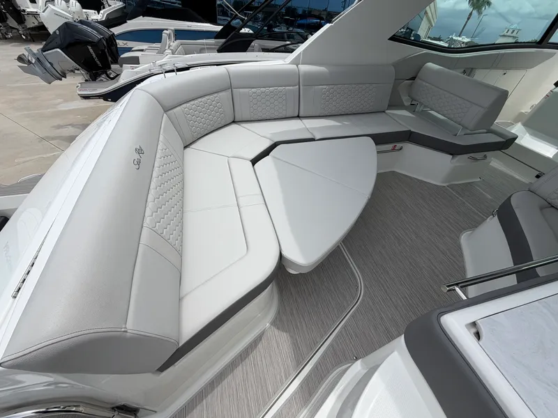Slide: The Image of Sea Ray Sundancer 320 Outboard 2027 - 11