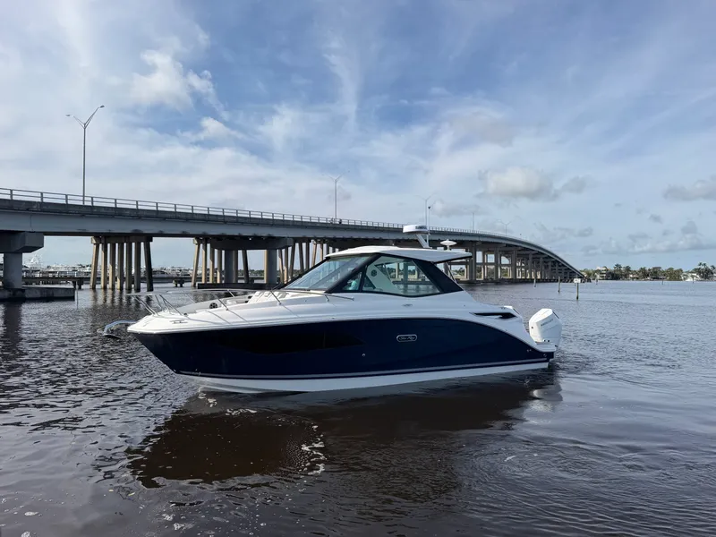Slide: The Image of Sea Ray Sundancer 320 Outboard 2027 - 13
