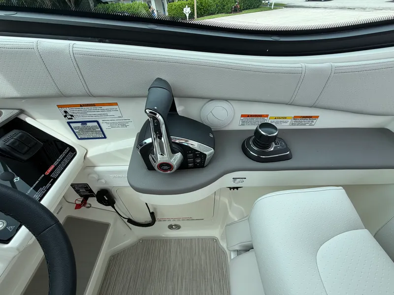 Slide: The Image of Sea Ray Sundancer 320 Outboard 2027 - 17