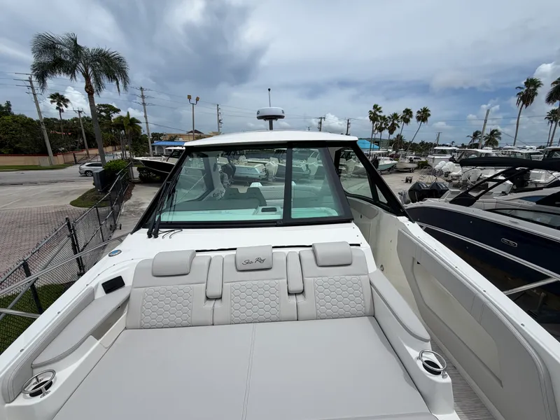 Slide: The Image of Sea Ray Sundancer 320 Outboard 2027 - 27