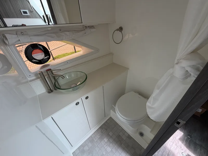 Slide: The Image of Sea Ray Sundancer 320 Outboard 2027 - 35