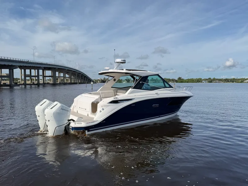 Slide: The Image of Sea Ray Sundancer 320 Outboard 2027 - 9