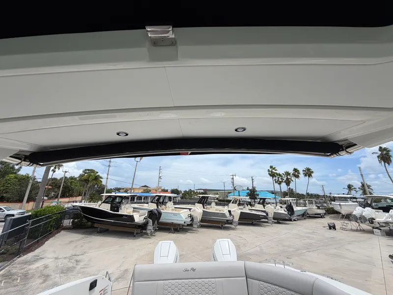 Slide: The Image of Sea Ray Sundancer 320 Outboard 2027 - 38