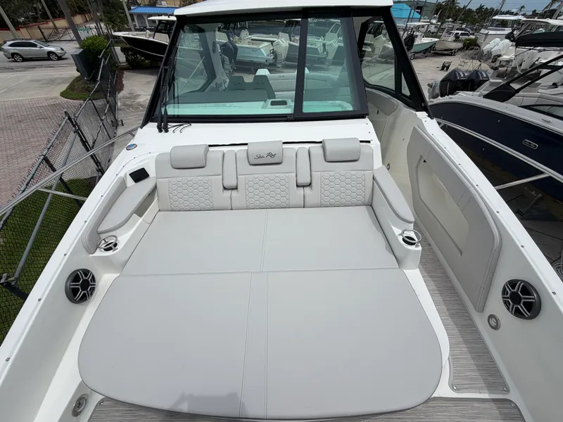 Slide: The Image of Sea Ray Sundancer 320 Outboard 2027 - 26