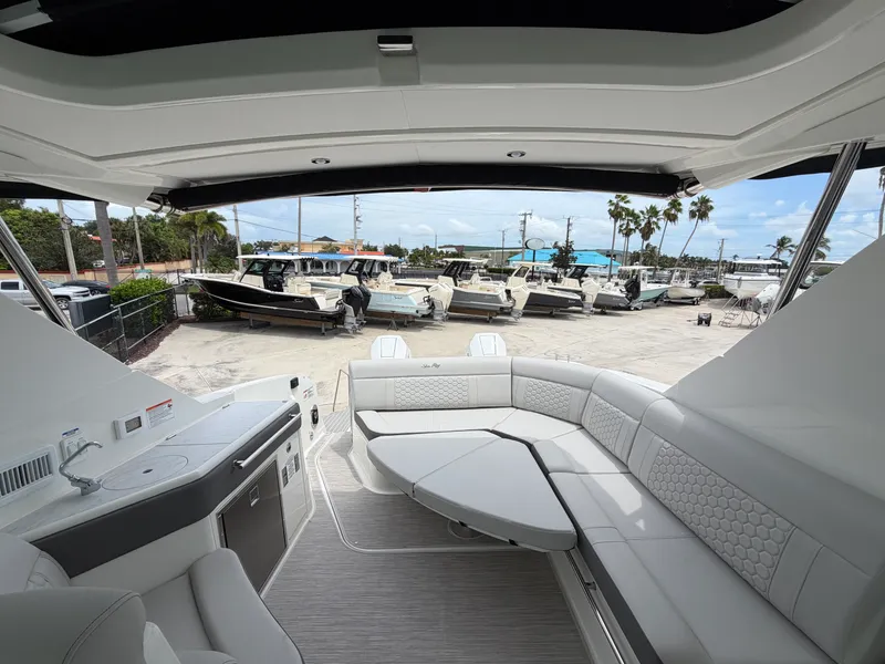 Slide: The Image of Sea Ray Sundancer 320 Outboard 2027 - 39