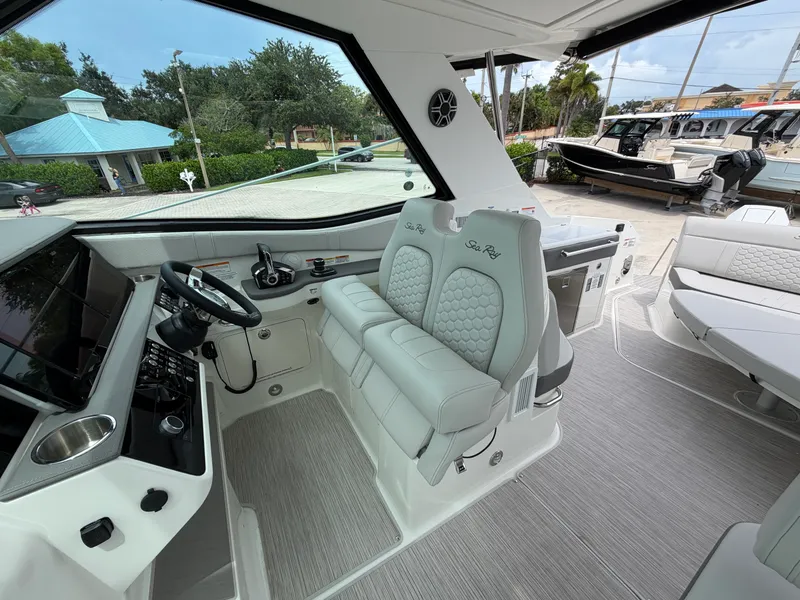 Slide: The Image of Sea Ray Sundancer 320 Outboard 2027 - 15