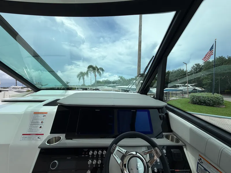 Slide: The Image of Sea Ray Sundancer 320 Outboard 2027 - 20