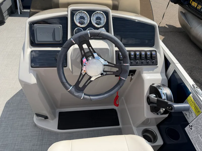 Slide: The Image of Sylvan MIRAGE 8522 CLZ 2023 - 17
