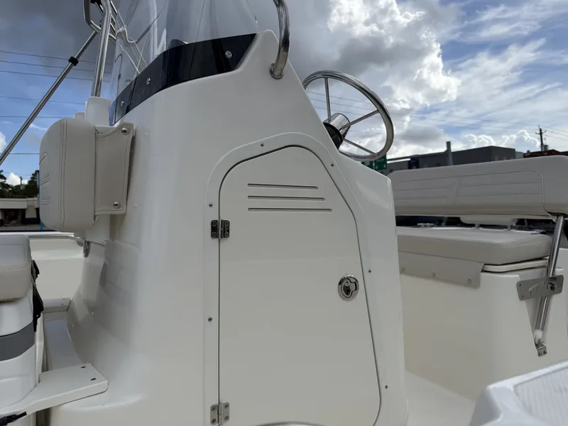 Slide: The Image of Boston Whaler 190 Montauk 2027 - 23