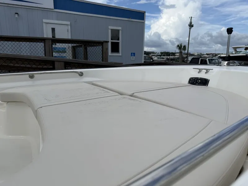 Slide: The Image of Boston Whaler 190 Montauk 2027 - 18