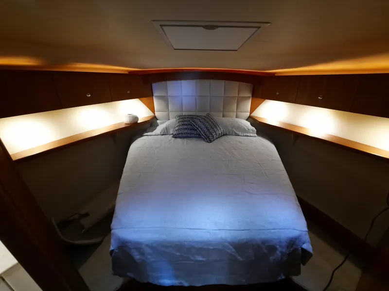 Slide: The Image of Tiara 3900 Convertible 2008 - 51